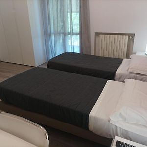 Zimmer mit zwei Einzelbetten
